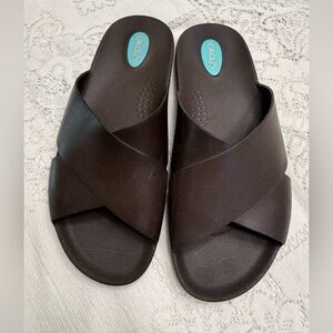 OKA b. Women's Dark Brown Mules